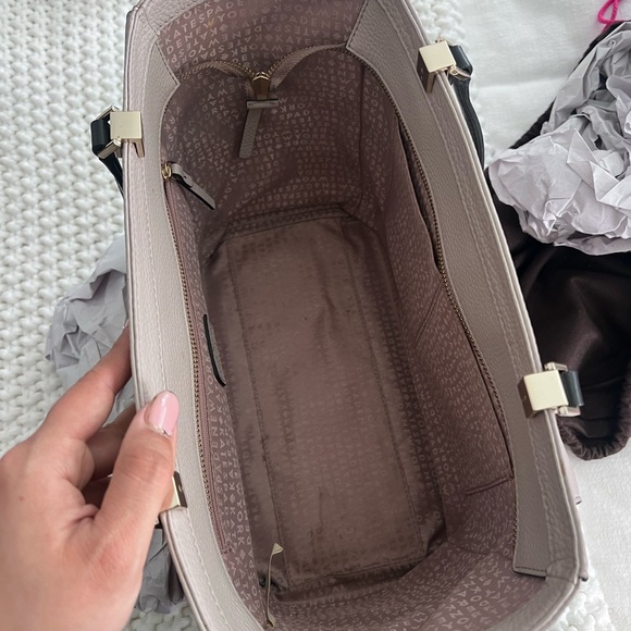 Kate Spade Tote - Picture 5 of 8